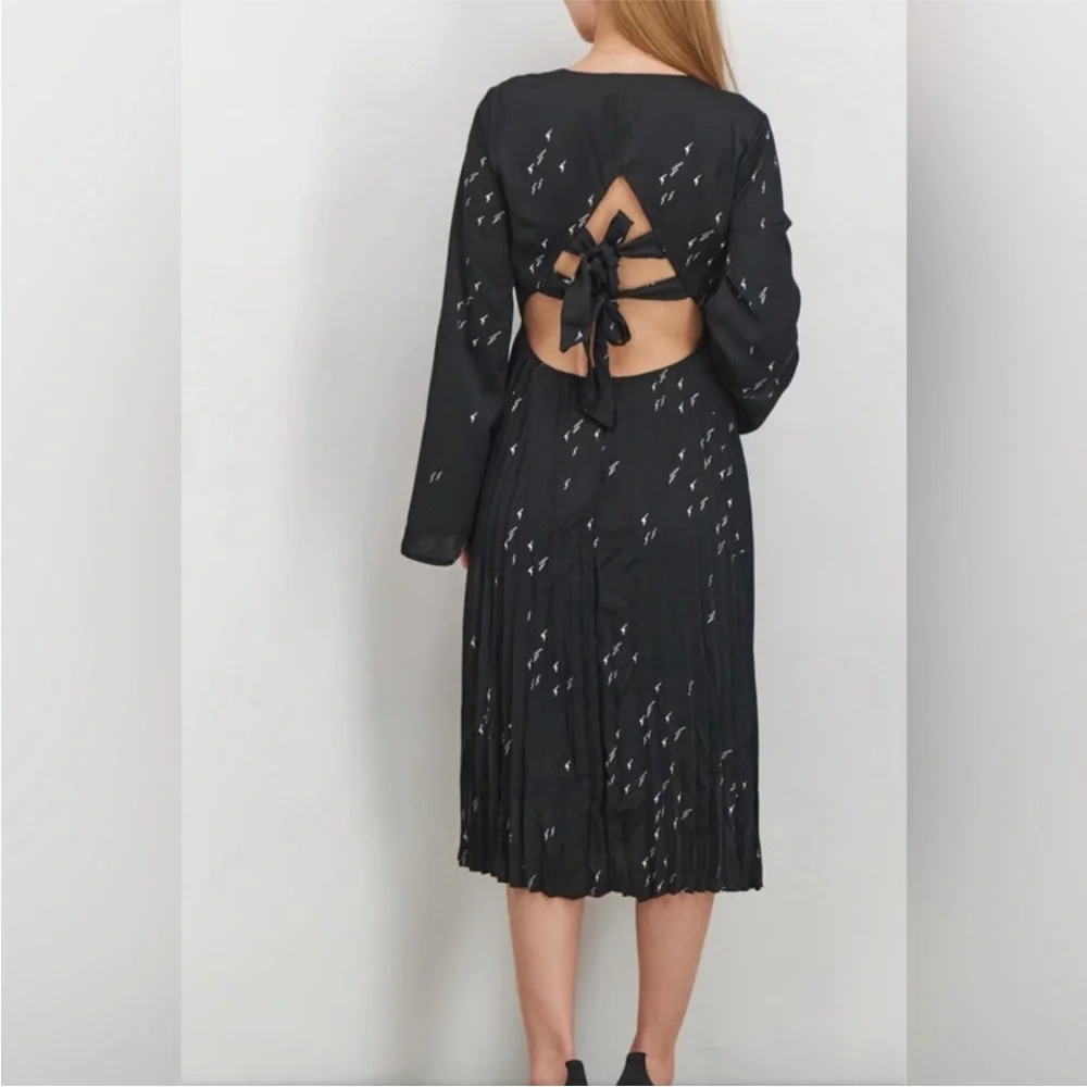 NWT Avec Les Filles Lighting Bolt Long Sleeve Pleated Dress Size 4 - Picture 2 of 10